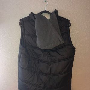 Black Hooded Patted Sweater vest